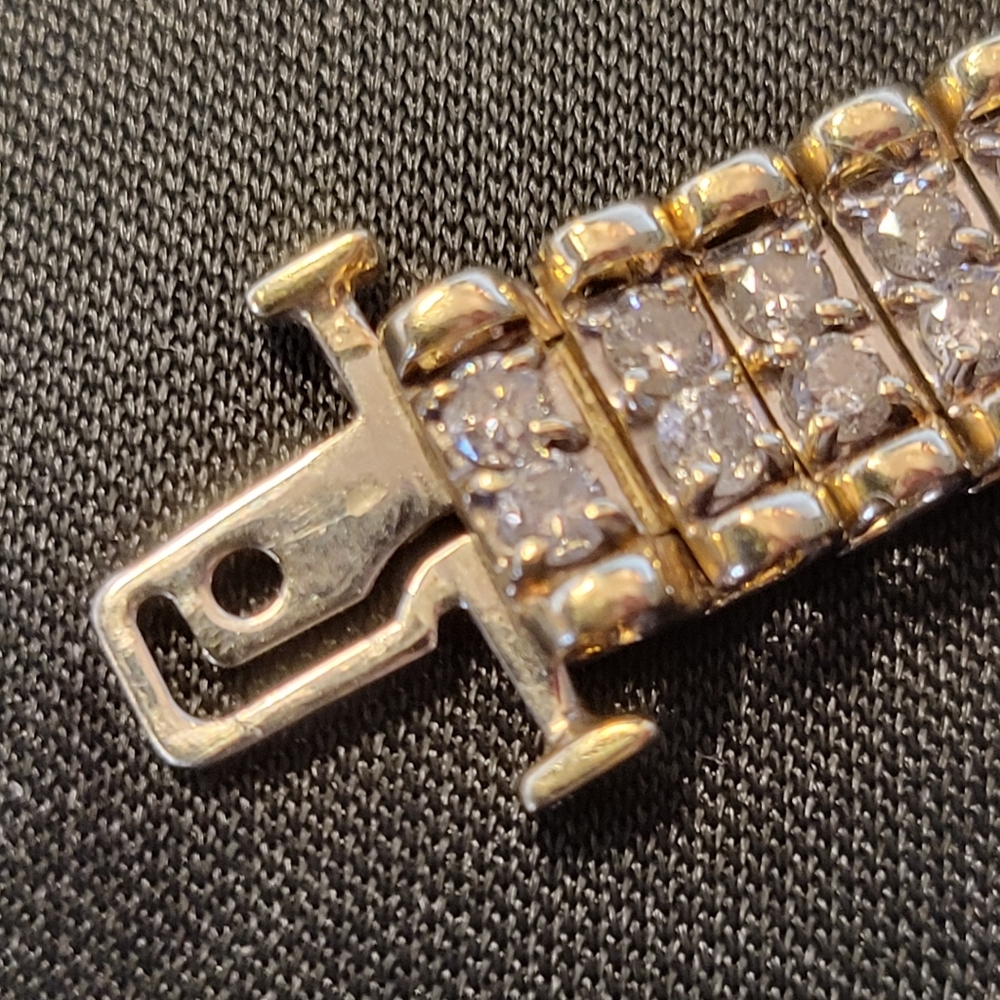 Genuine Diamond,  10k Gold, 7",  Women's Bracelet - Picture 10 of 16